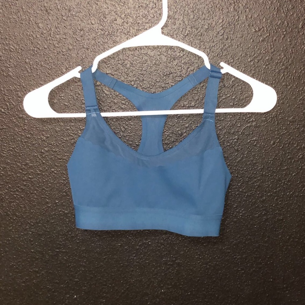 sports bra